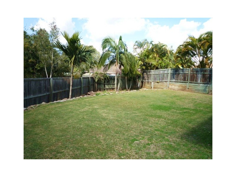 8 Ilona Place, Eatons Hill QLD 4037