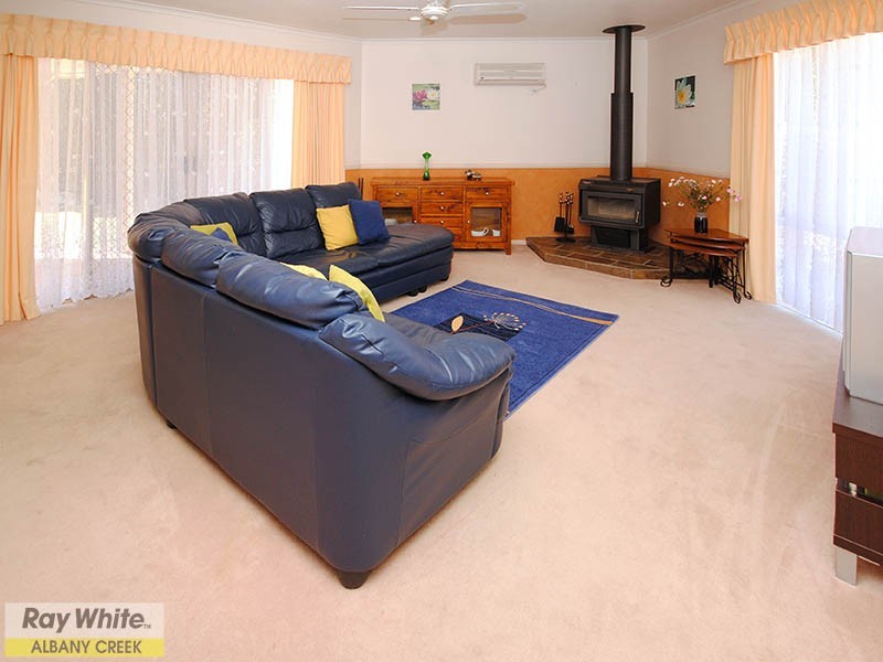 24 Queen Elizabeth Drive, Eatons Hill QLD 4037
