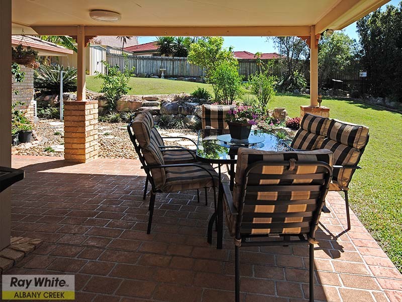 24 Queen Elizabeth Drive, Eatons Hill QLD 4037
