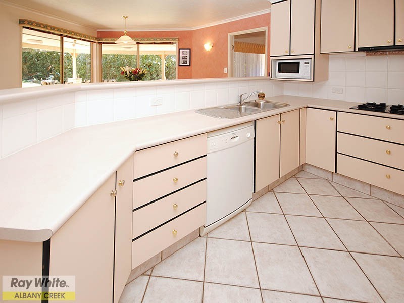 24 Queen Elizabeth Drive, Eatons Hill QLD 4037