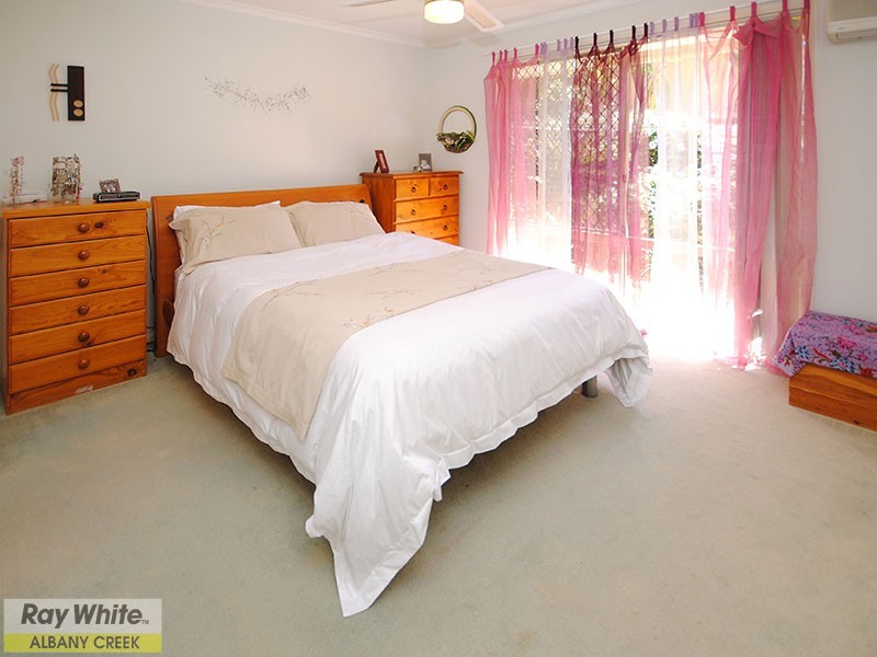 24 Queen Elizabeth Drive, Eatons Hill QLD 4037
