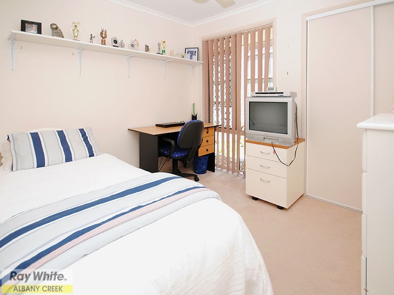 24 Queen Elizabeth Drive, Eatons Hill QLD 4037