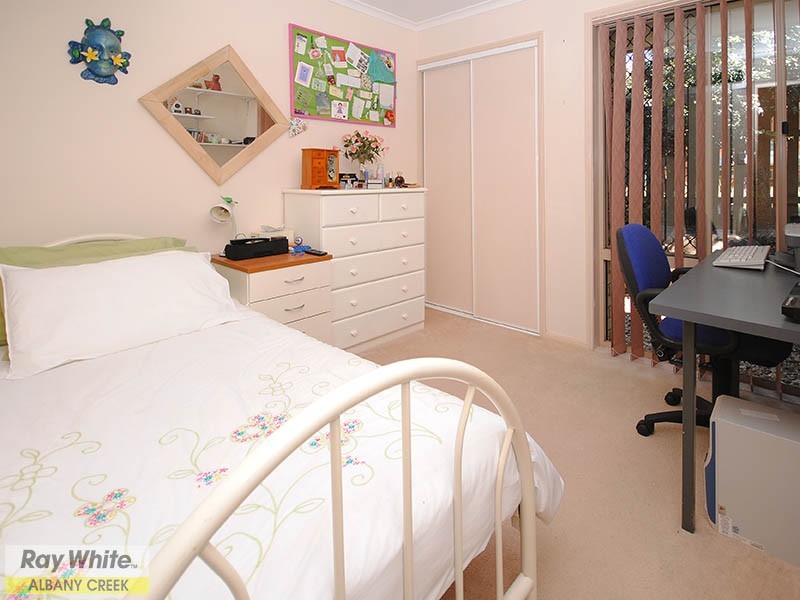 24 Queen Elizabeth Drive, Eatons Hill QLD 4037