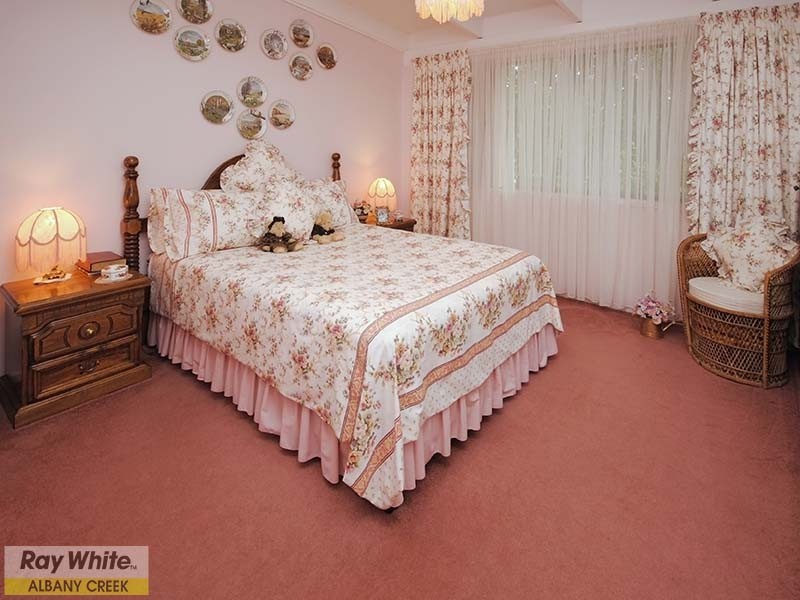 27 Crofty Street, Albany Creek QLD 4035