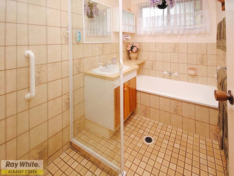 27 Crofty Street, Albany Creek QLD 4035