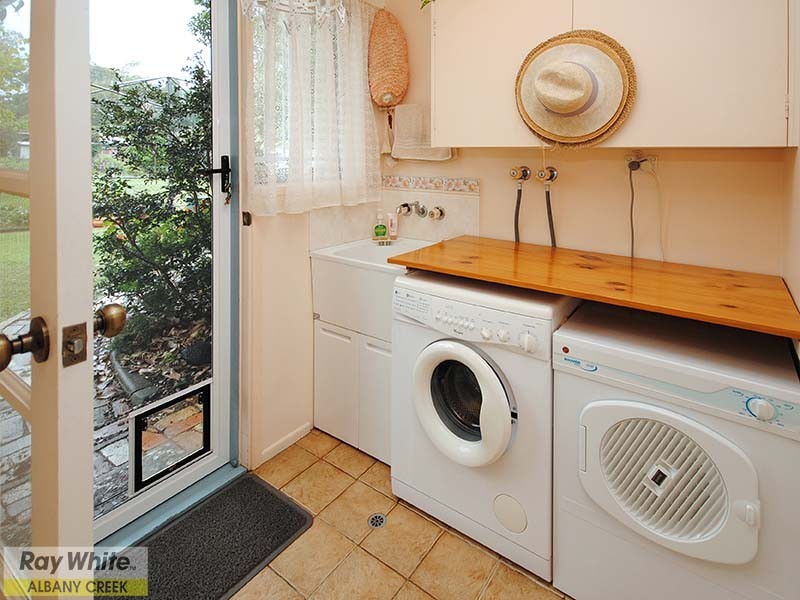 27 Crofty Street, Albany Creek QLD 4035