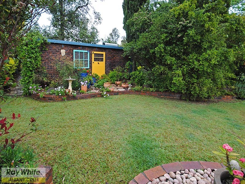 27 Crofty Street, Albany Creek QLD 4035