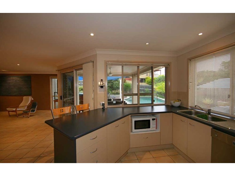 6 Altissimo Court, Eatons Hill QLD 4037