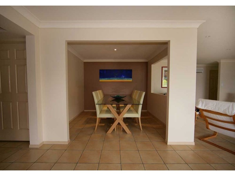 6 Altissimo Court, Eatons Hill QLD 4037