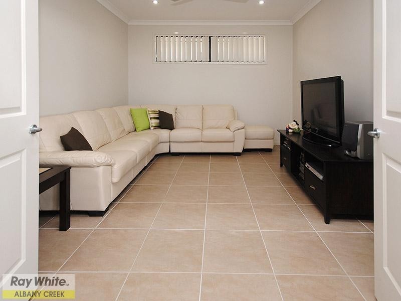 45 Swan Parade, Warner QLD 4500