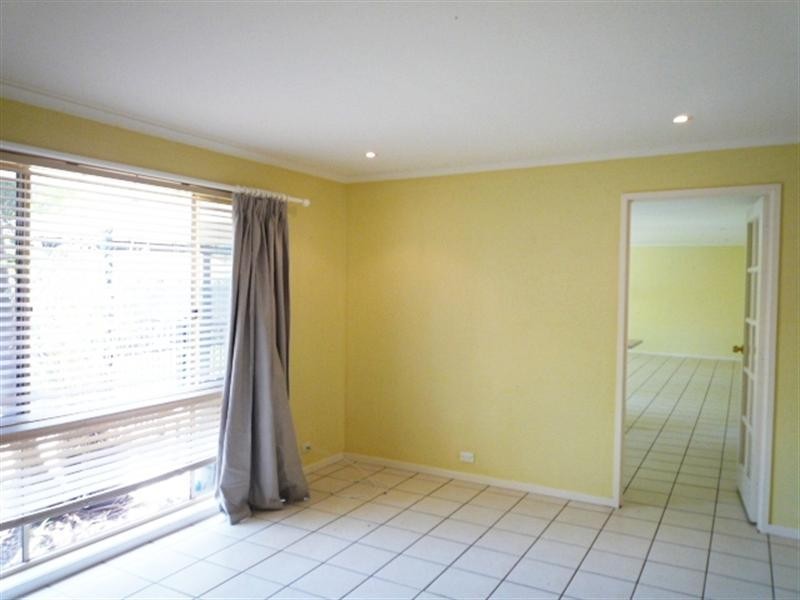 15 Elwood Court, Eatons Hill QLD 4037