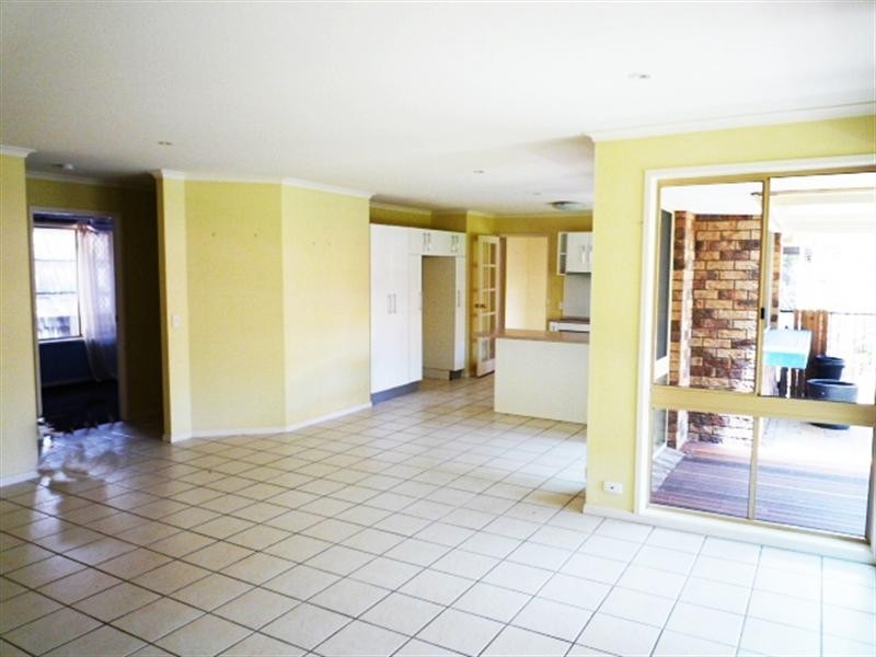 15 Elwood Court, Eatons Hill QLD 4037