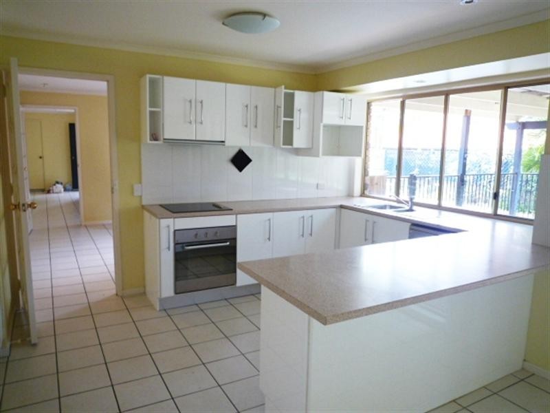 15 Elwood Court, Eatons Hill QLD 4037