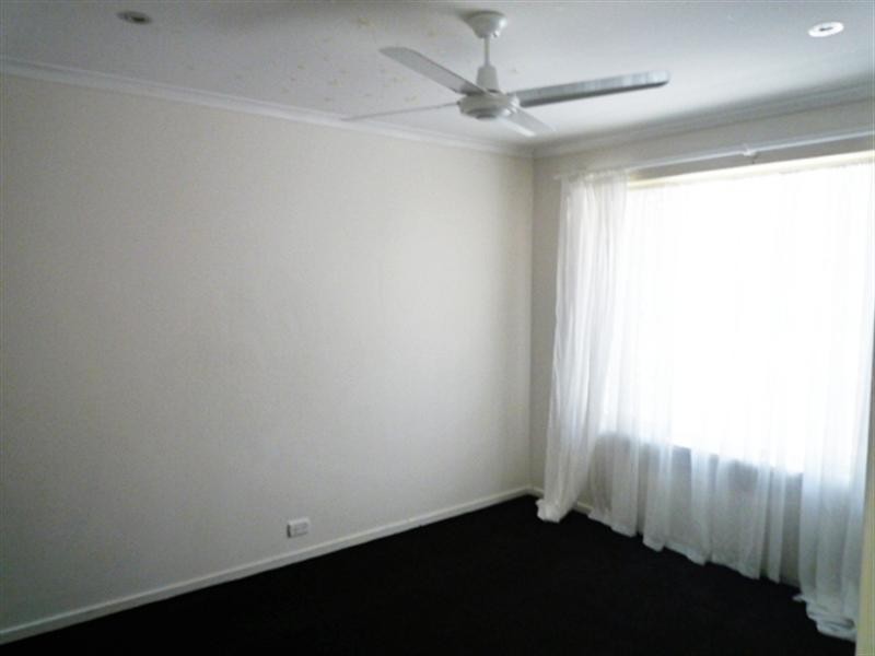 15 Elwood Court, Eatons Hill QLD 4037