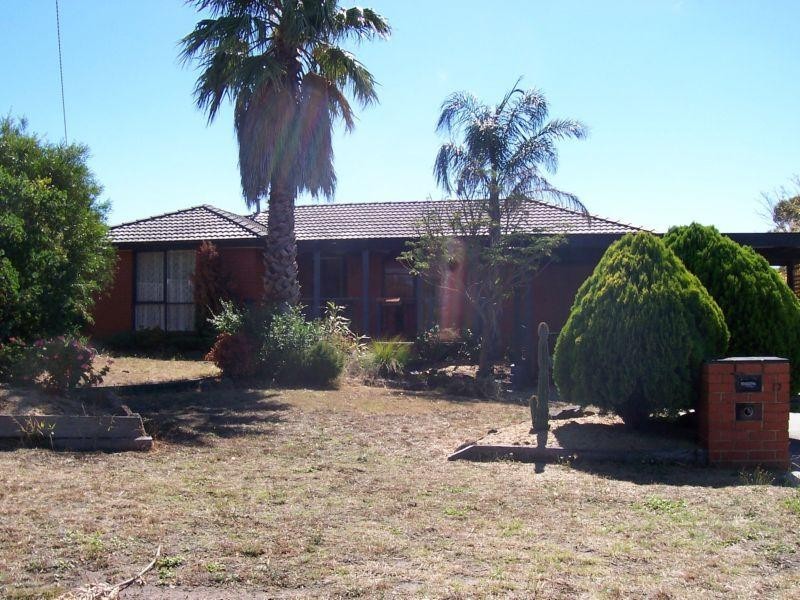 17 Cheryl Court, Hampton Park VIC 3976