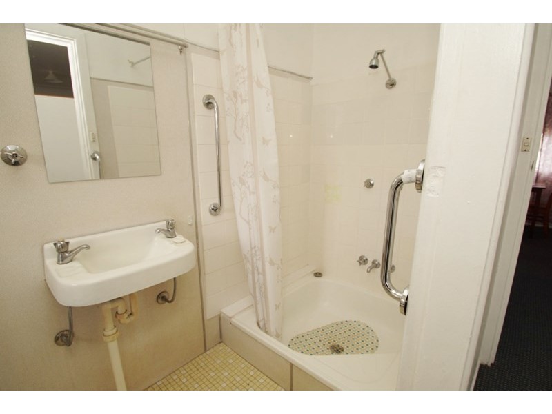 2/152 Markham Street, Armidale NSW 2350