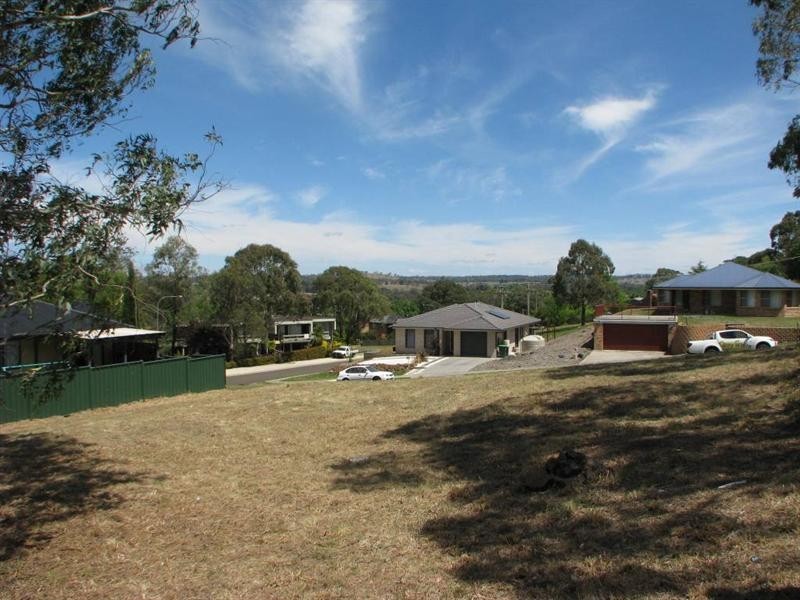 19 Birch Crescent, Armidale NSW 2350