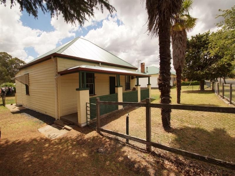 75 Mossman Street, Armidale NSW 2350