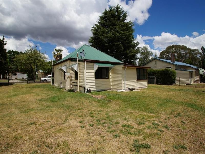 75 Mossman Street, Armidale NSW 2350