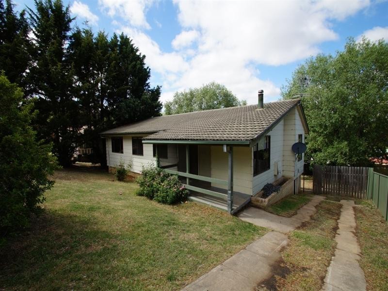 8 Herbert Lane, Armidale NSW 2350