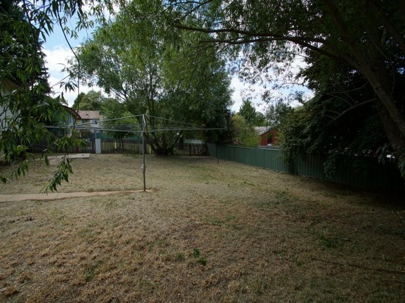 8 Herbert Lane, Armidale NSW 2350