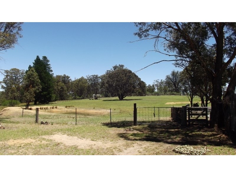 40 Invergowrie Road, Armidale NSW 2350