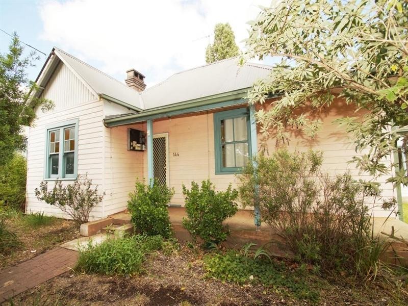 144 Markham Street, Armidale NSW 2350