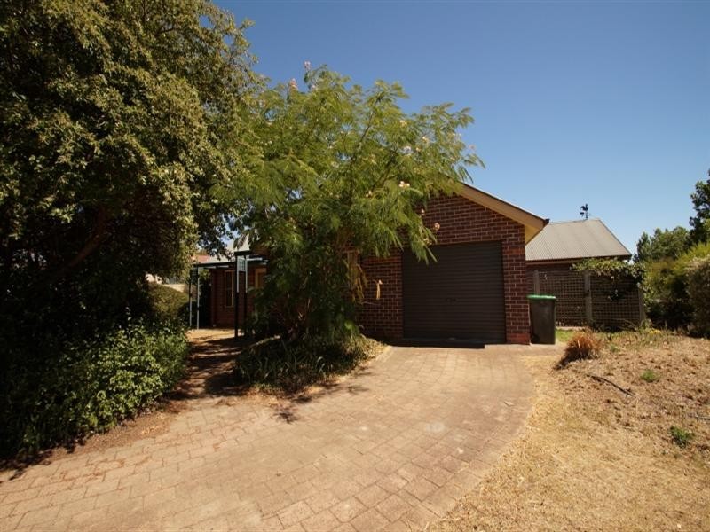 7a Fiona Place, Armidale NSW 2350
