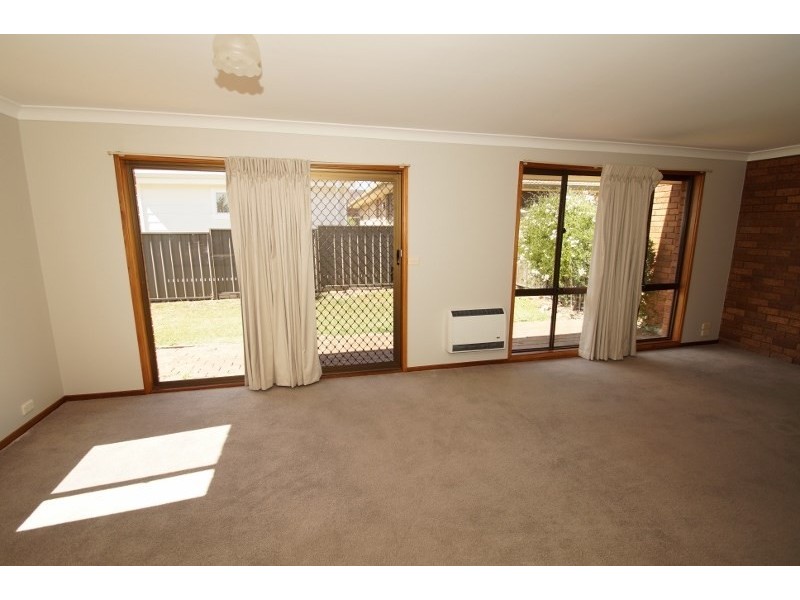 2/16 Crest Road, Armidale NSW 2350