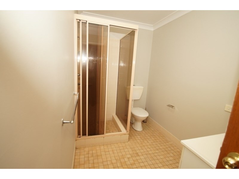 2/16 Crest Road, Armidale NSW 2350