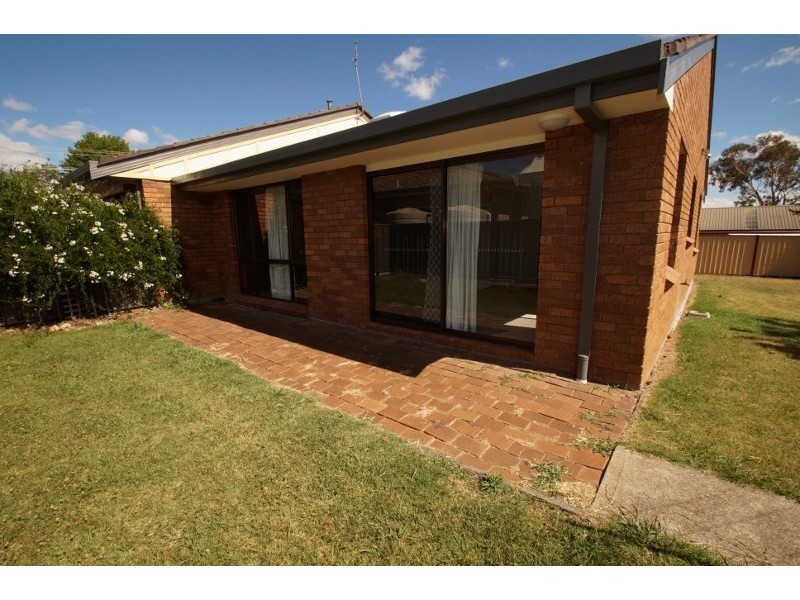 2/16 Crest Road, Armidale NSW 2350