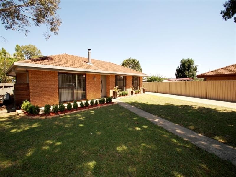 10 Phyllis Crescent, Armidale NSW 2350