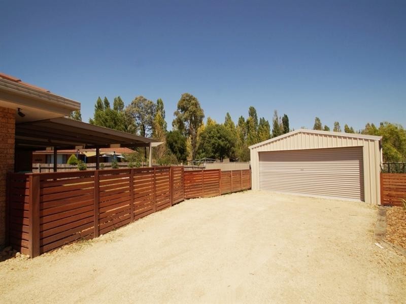 10 Phyllis Crescent, Armidale NSW 2350