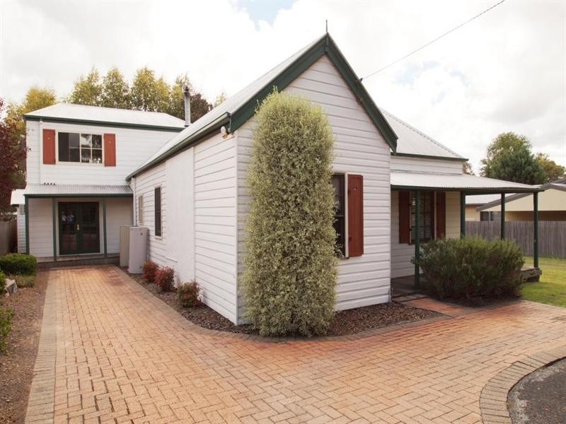 156 Allingham Street, Armidale NSW 2350