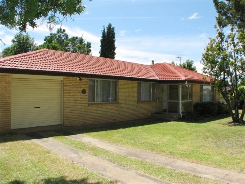 1 Watson Avenue, Armidale NSW 2350