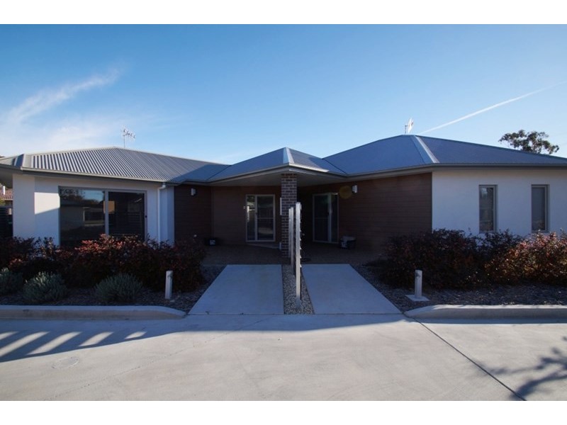 2/100a Lynches Road, Armidale NSW 2350