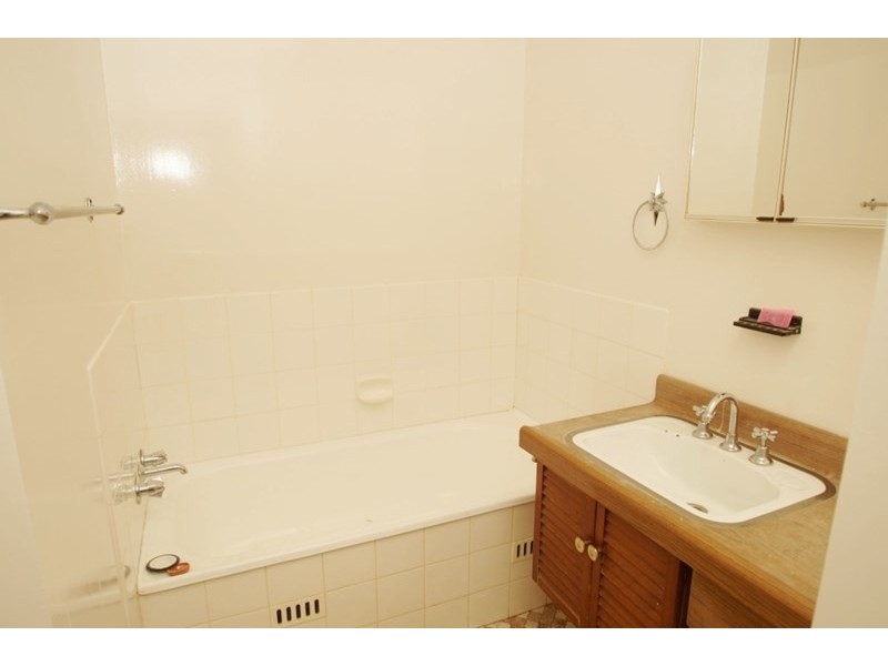 2/21 Short Street, Armidale NSW 2350