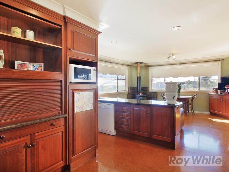 2 Baker Place, Armidale NSW 2350