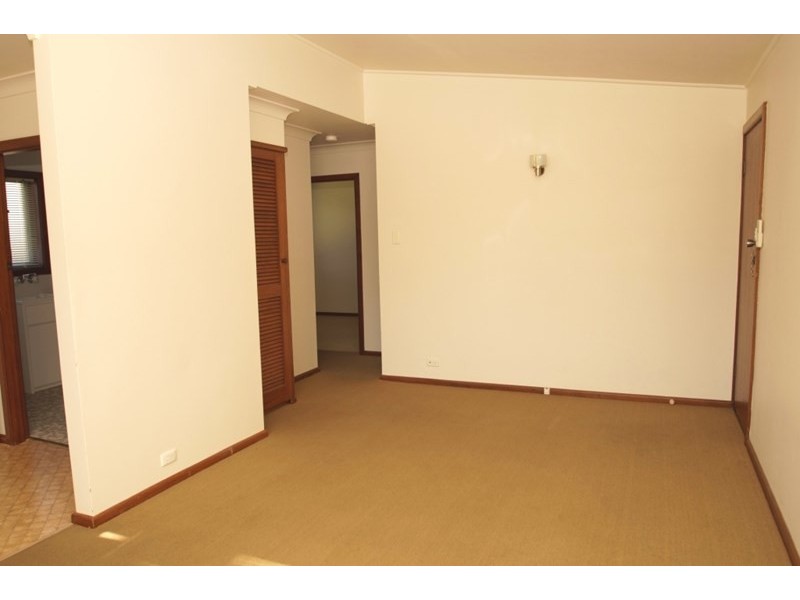 2/13 Railway Parade, Armidale NSW 2350