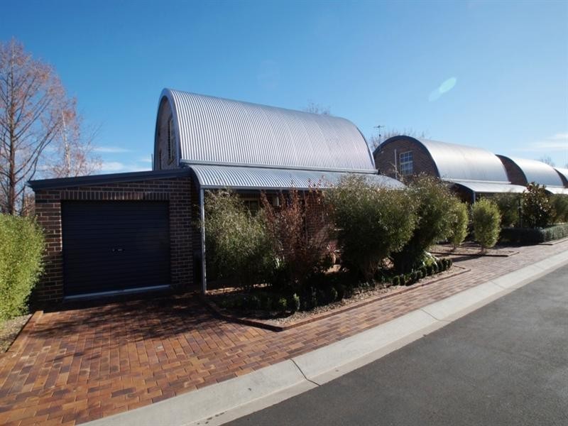 2/6 Eliza Lane, Armidale NSW 2350