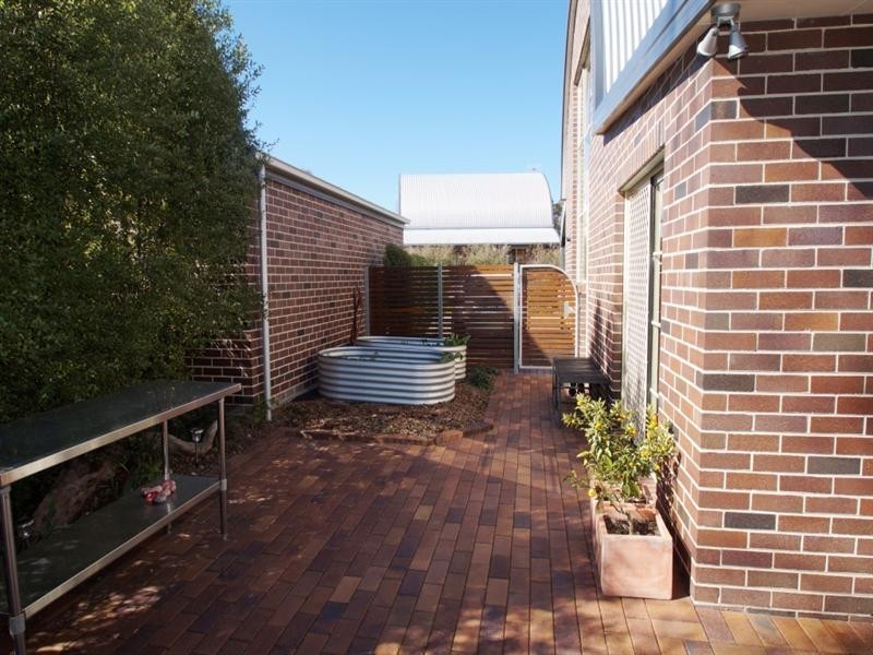 2/6 Eliza Lane, Armidale NSW 2350