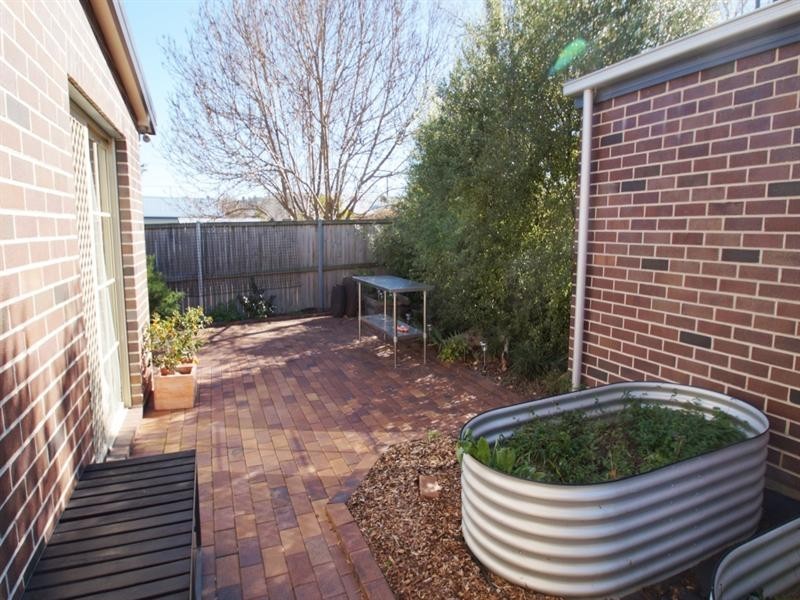 2/6 Eliza Lane, Armidale NSW 2350