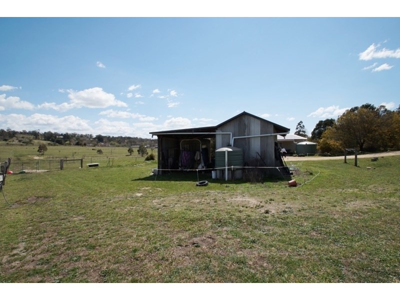 36 Dangarsleigh Road, Armidale NSW 2350