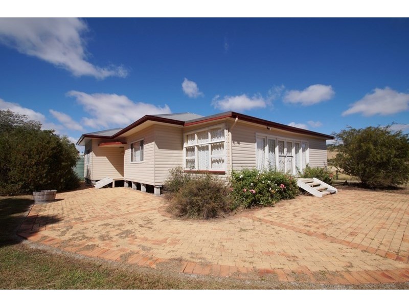 36 Dangarsleigh Road, Armidale NSW 2350