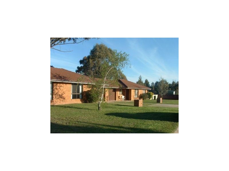 2/2 Sarah Place, Armidale NSW 2350