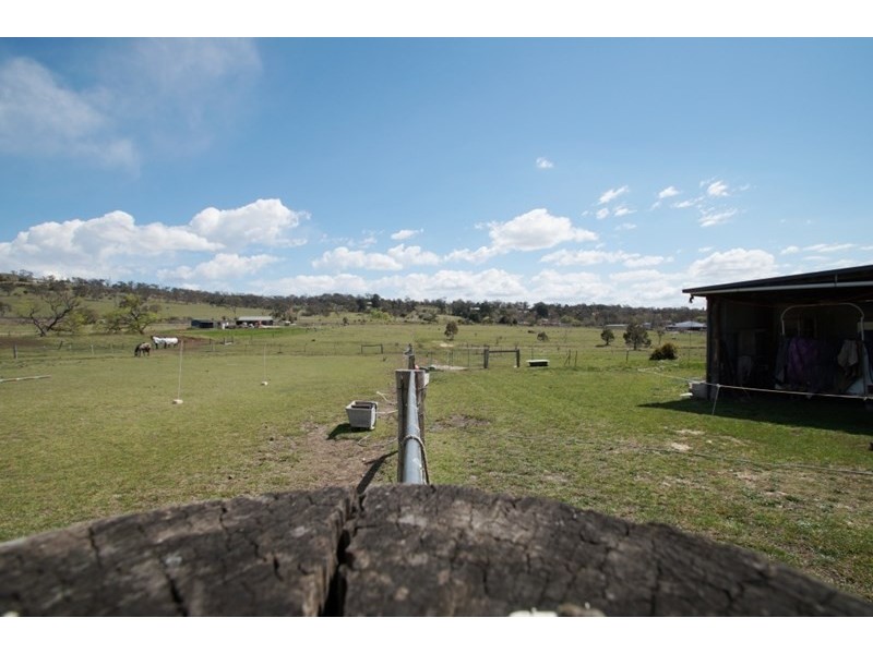 36 Dangarsleigh Road, Armidale NSW 2350