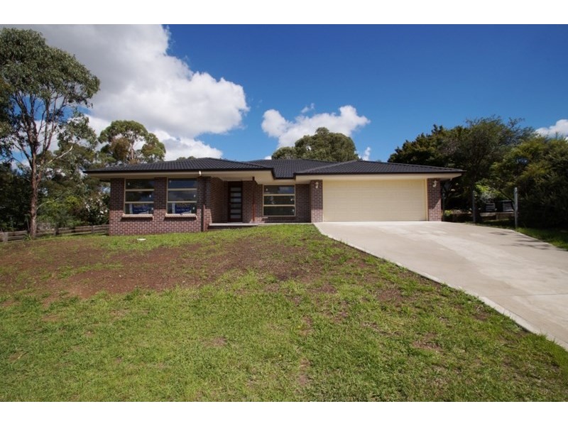18 Moyes Street, Armidale NSW 2350