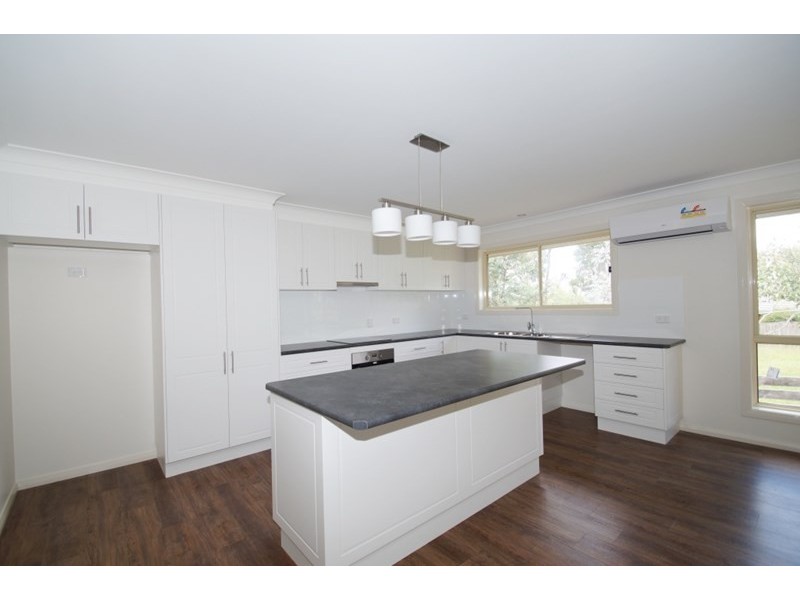 18 Moyes Street, Armidale NSW 2350