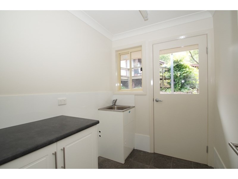 18 Moyes Street, Armidale NSW 2350