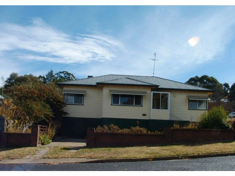 42 Dangar Street, Armidale NSW 2350